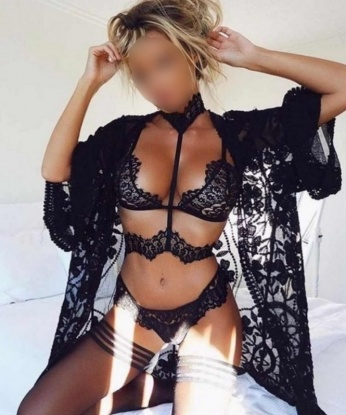 Будь уверен, со мной тебе не придется скучать! 💦
Я живу в Москве, и мой город – моя страсть. Знакомства со мной обещают быть запоминающимися и насыщенными. Мое тело стройное, словно модель, а глаза ярко-синие, словно глубина океана. Мои прелести не оставят тебя равнодушным, а нежные прикосновения растопят твое сердце.
Я готова предложить тебе самые разнообразные услуги, от нежного эротического массажа до горячих игр в постели. Я откровенна и открыта для новых экспериментов, поэтому не стесняйся приходить со своими фантазиями – я помогу их осуществить! 😉
Мои клиенты говорят обо мне только самое лестное – я гарантирую тебе полное удовлетворение. Чувственность и страсть – вот, что меня отличает, и я готова подарить тебе незабываемые моменты нашей интимной встречи. Посмотри мои фото, и ты увидишь, что все, что я описываю, – правда! Не упусти свой шанс ощутить настоящий пыл эмоций и насладиться экстазом вместе со мной. Жду тебя, мой красавчик! 😘🔥 Алёнка